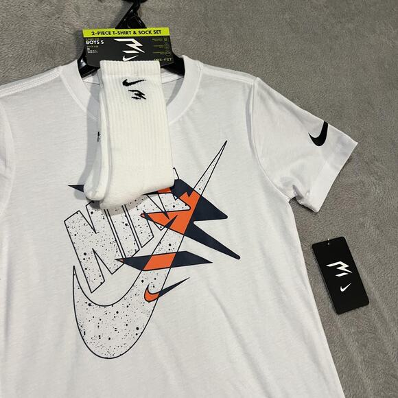 Nike Shirt Boys Small White 3Brand Dri-FIT Swoosh Graphic Socks Set Youth - Picture 4 of 6
